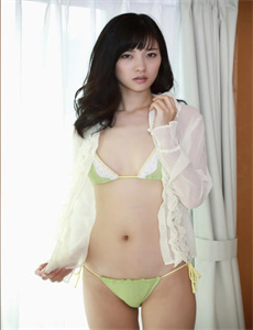 蜜桃女孩